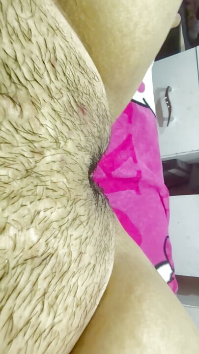 Mom masturbates her delicious huge hairy pussy