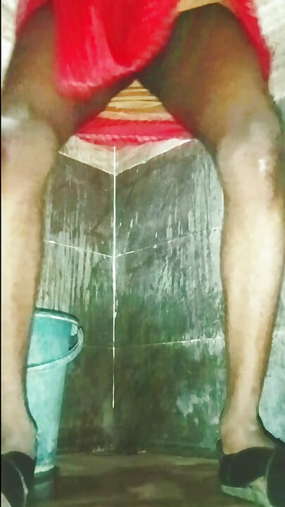 Crossdresser India tamil menunjukkan pantat dan kontol masturbasi