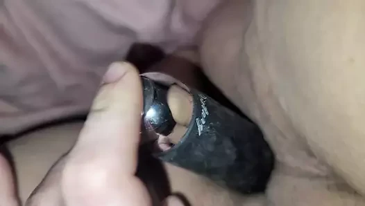 Magic wand in fat pussy