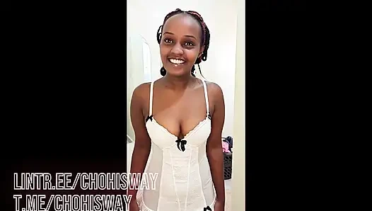 Gadis kulit hitam usia 20 tahun dengan pantat bahenol lagi asik nyepong kontol dan dientot habis-habisan sama kontol besar pria kulit hitam sampai matanya merem melek