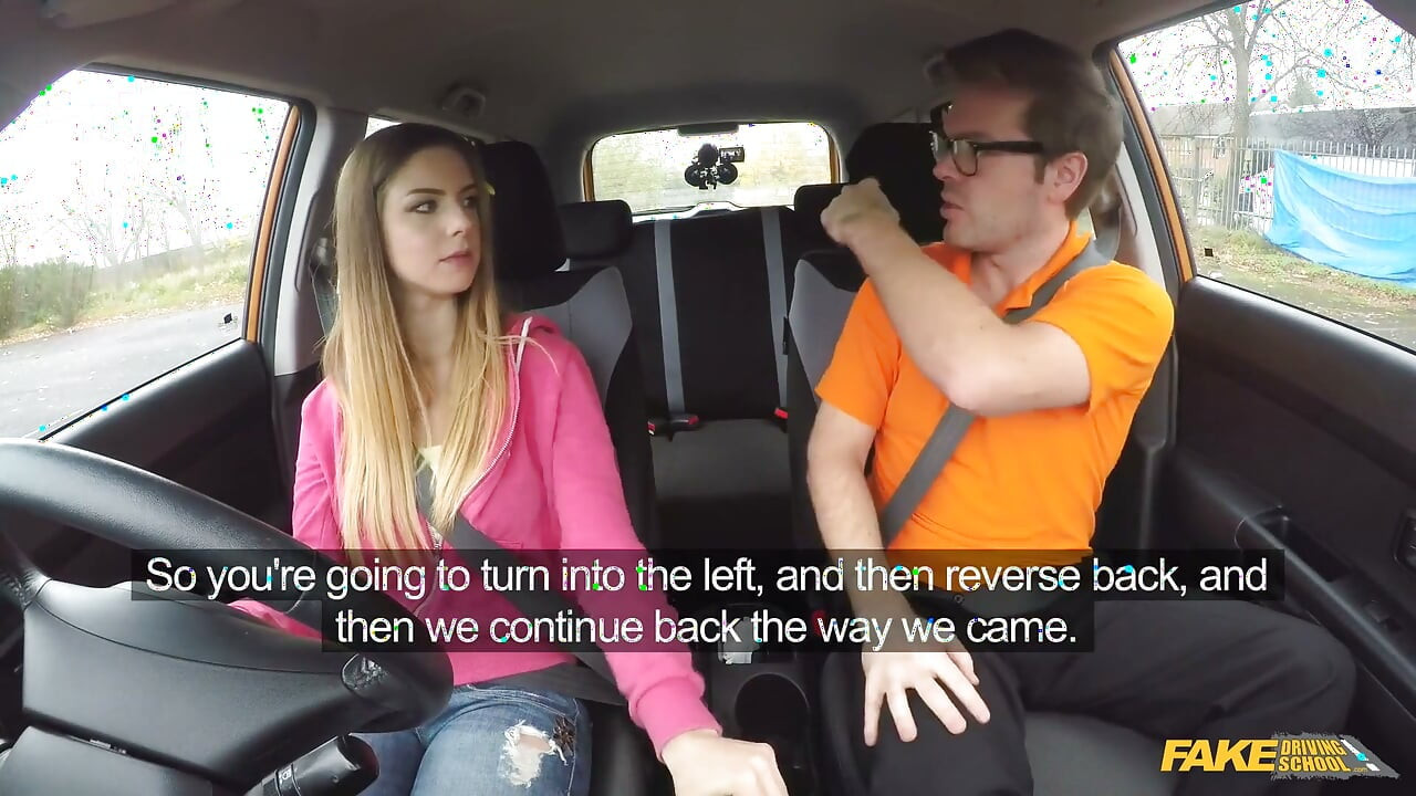Fake Driving College - İtalyan öğrenci Stella Cox hızlı sert bir sürüş kartı için eğitmeni baştan çıkarıyor