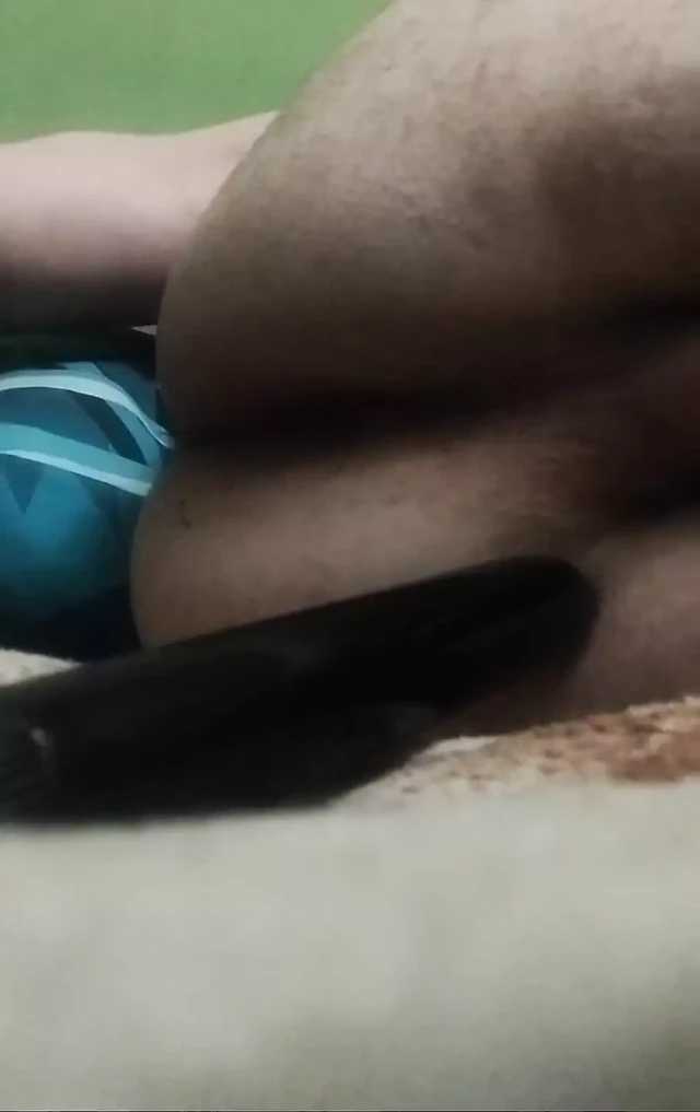 I'm playing with my ass