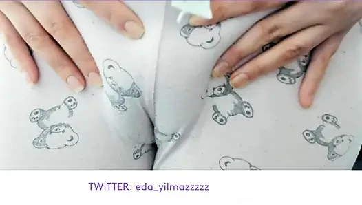 CAMELTOE- MASTURBATE WITH PAJAMA- RUBBING PUSSY WITH PAJAMA