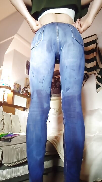 Sissy crossdresser skylaaa lagi asik muasin memek dan kontol ayahnya sampai muncrat