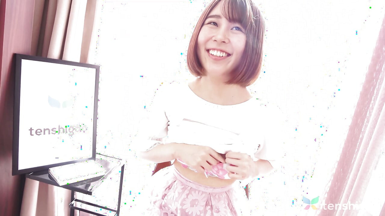 La vecina Kurumi Aoyama se desnuda para nosotros hoy