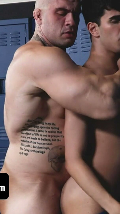 Muscular Model Davin Strong Comes Back For Another Sex Session With Photographer Rob Quin - SayUncle | Clip 3