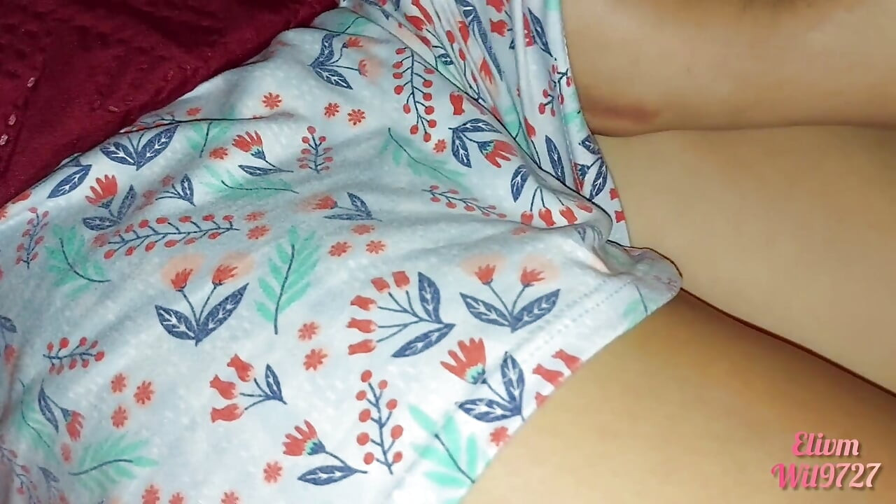 This Is How My Stepsister Is Surprised Under the Sheets