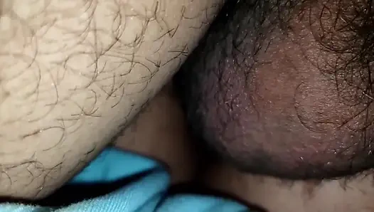 Жена Скачет На Мясистом Члене, Пока Муженек Лижет Клитор И Кончик, Анальная Попытка Совместного Отсоса