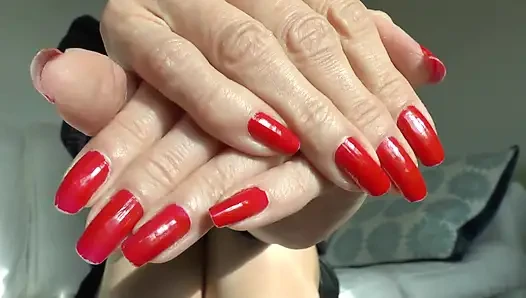 Budak seks dengan pulpen, kuku merah yang aduhai, victoria valente