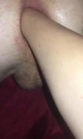 Cowok fisting anal yang salah