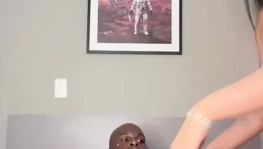 I Sat on the Black Guy's Dick so Much That I Came with His Cock in My Ass.