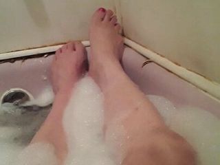 Kimmi kane bathtime