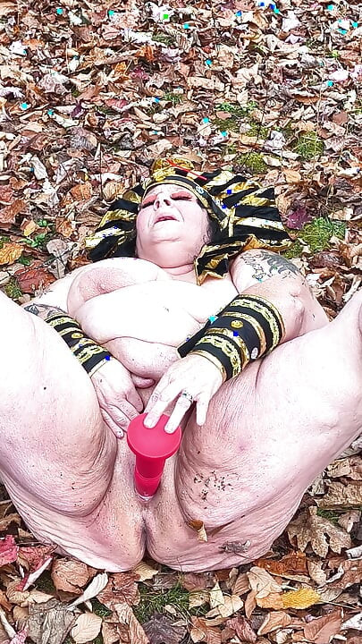 Banging di luar jari dalam Daun Dia Stanking