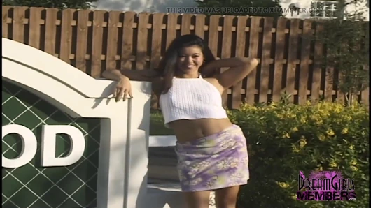 Hot Asian Babe Flashes Outdoor