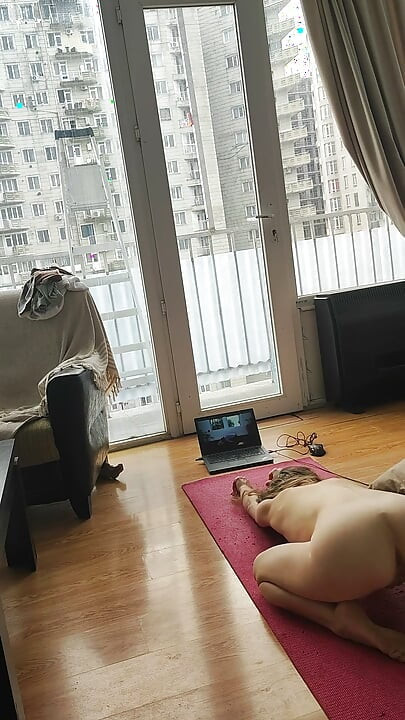Yoga Princess don't Mind un sprijin