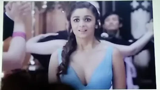 Boşalmak haraç için alia bhatt göğüsler