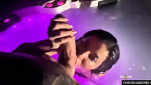 Жесткий трах в джакузи с Chris Diamond