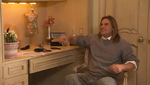 Uzun saçlı sevgili karısını kendi evinde sikiyor