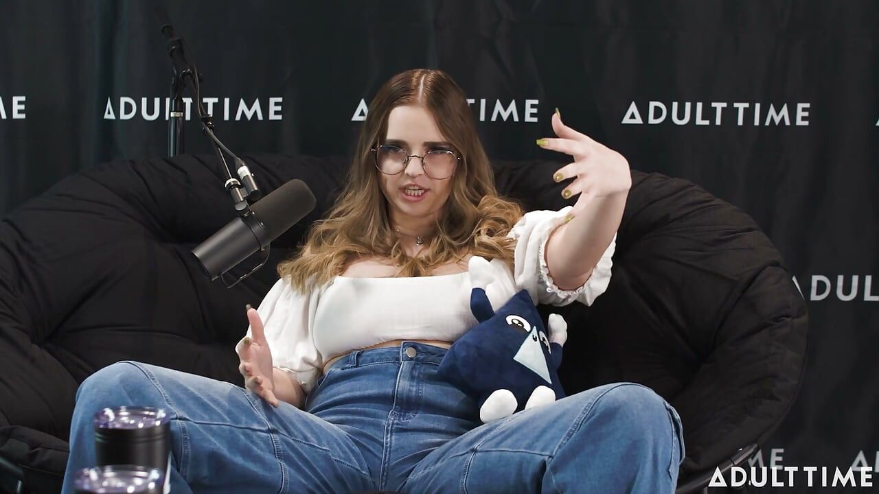 Codi Vore & Siri Dahl Vorarephilia, Edge Masters, & Breast Reductions  the Adult Time Podcast