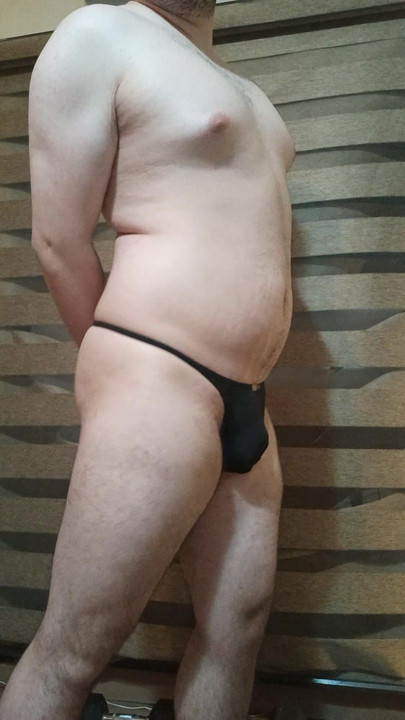 Hot stud dances and flexes