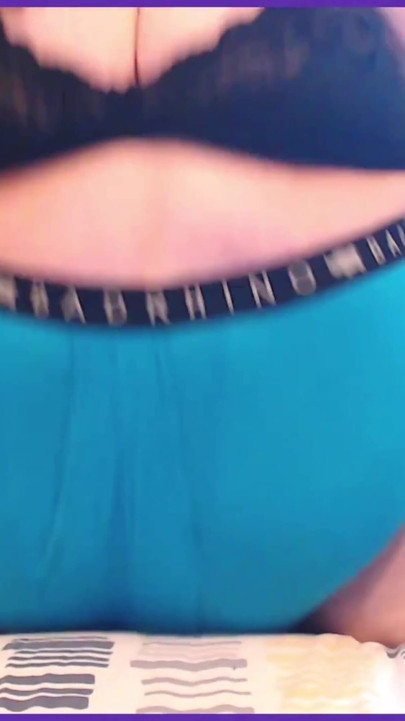 SSBBW κοιλιά Twerk κουνιέται με σορτς
