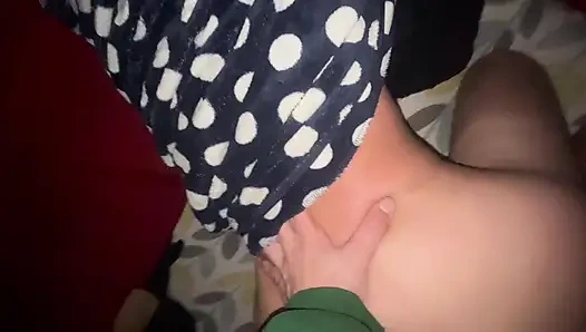 Bu şekilde seviyor çünkü ona böyle veriyoruz