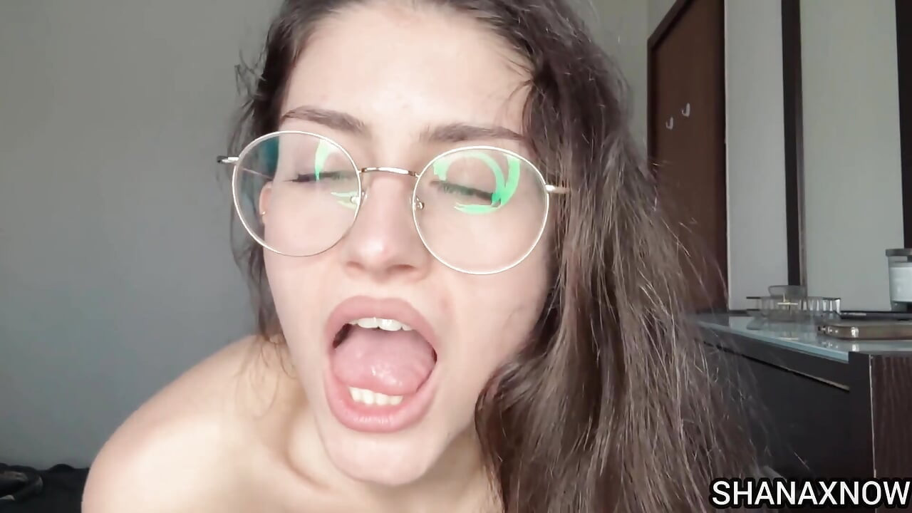 戀物癖被你的女神吃掉，全裸和你說話