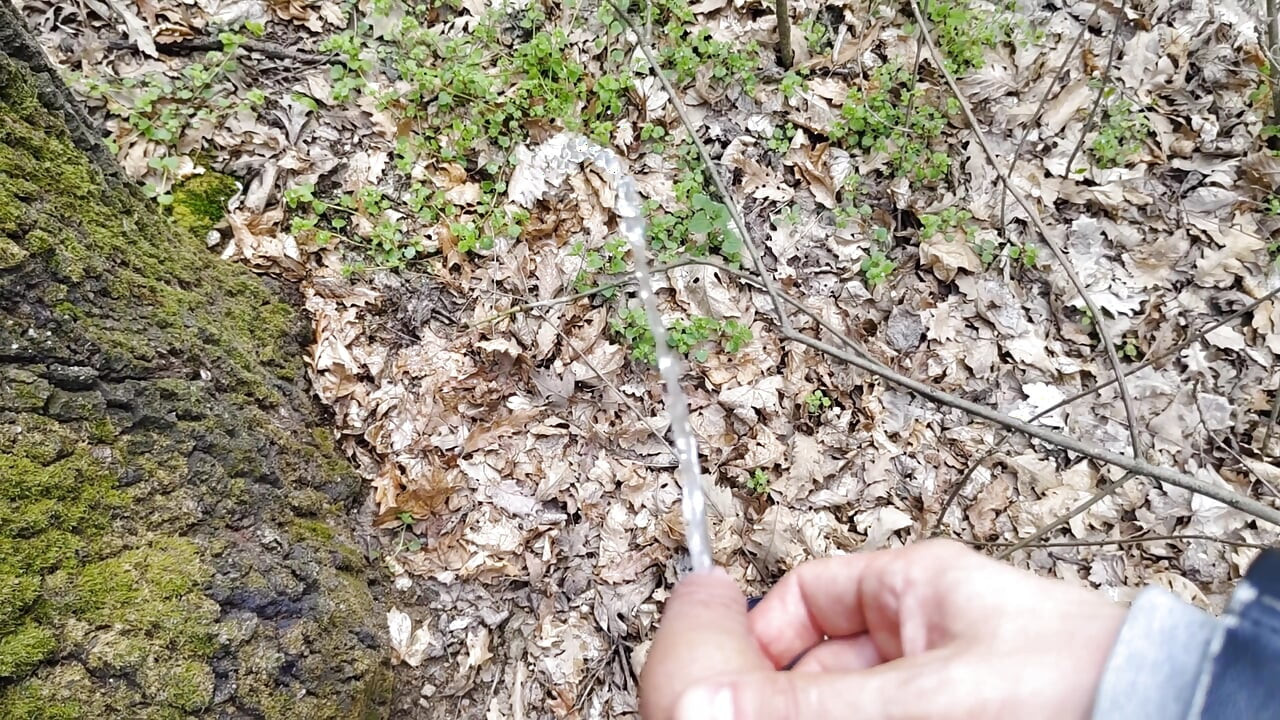 Piscio, sega e sborra all'aperto