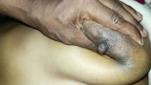 Bhabhi ki milk ko dabakar dudh out kar diya.hut Mein ungali Maar Diya chut mMilk Jor jor se daba kar out kar diya.ein land ghusa Diya