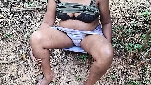 Video viral terpanas tante tua di luar ruangan