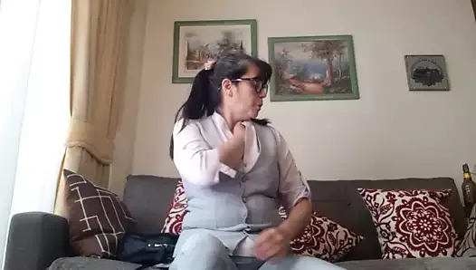 La surprise de la webcam d'une maman timide et sexy
