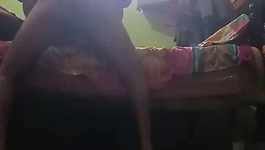 Hintli soniya yenge sikişiyor