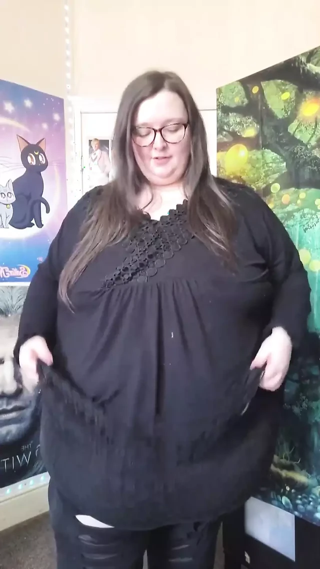 Strip and Belly Fetish