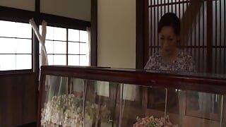 M607g06 a Mature Woman Who Runs a Dry Shop in Kisarazu in Chiba Alone.