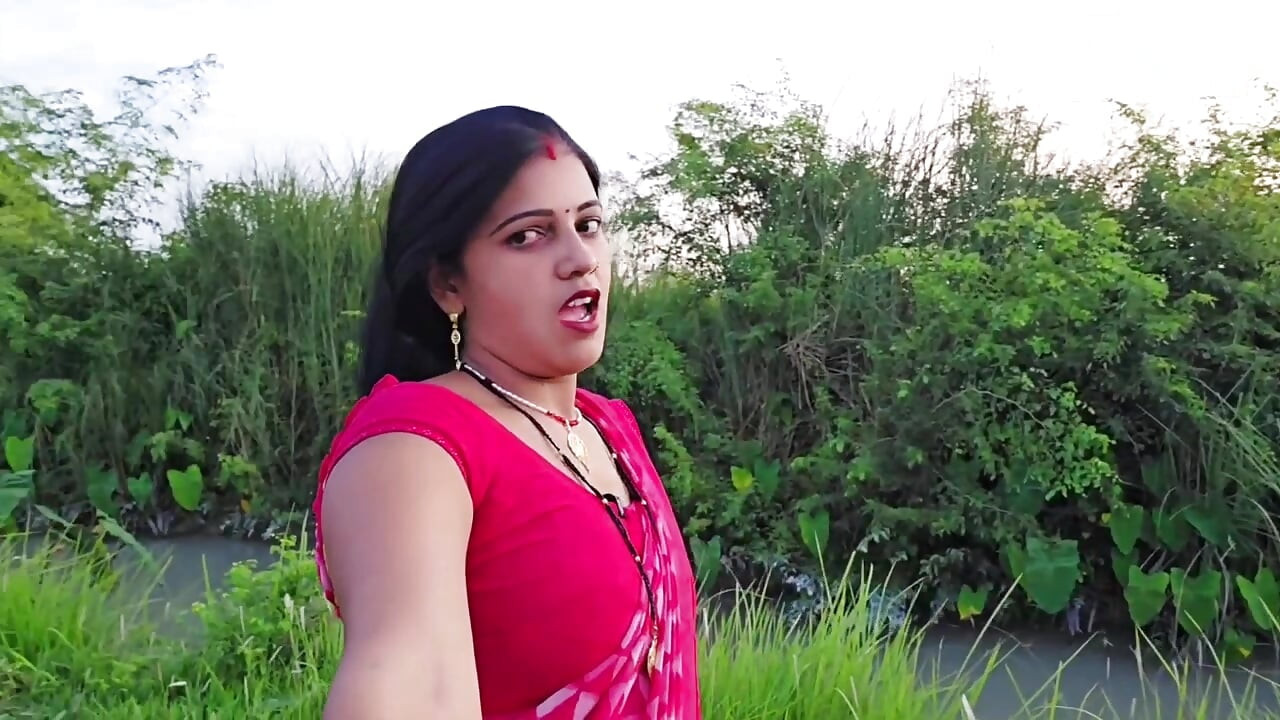 Desi innocent girl har fuck, Local Indian girl fucking video with condom