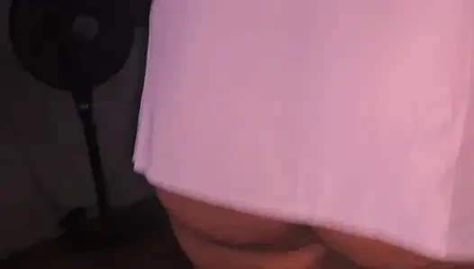 SHE LOVES TO GIVE HER ASS TO THE MIDDLE OF THE BIG DICK