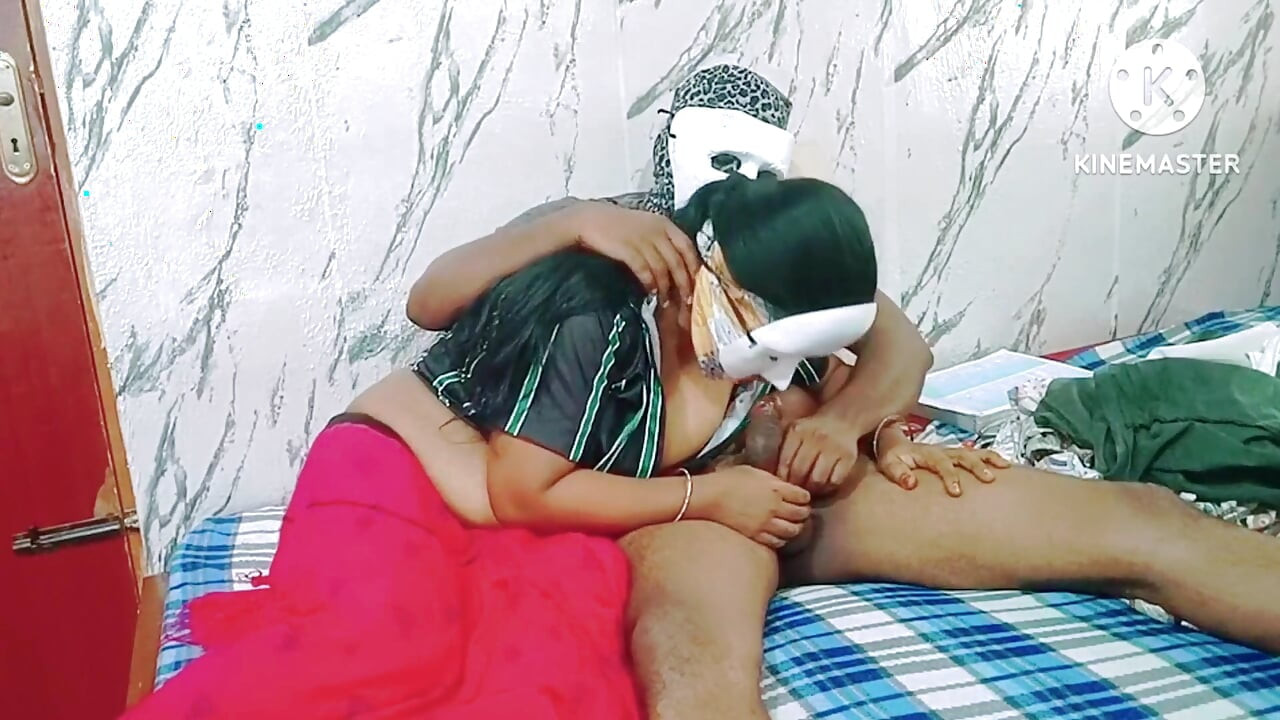 mere sautele bhaee ne porn dekhte hue mujhe pahli baar bahkaaya aur choda -asli jor se karaahte hue tamil odiyo
