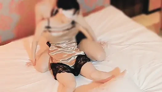 Er ließ seine Frau in goldener, schwarzer Dessous mit Streicheleinheiten und Fingern kommen. Selbstgemachte Amateurfotografie Kawasaki JK