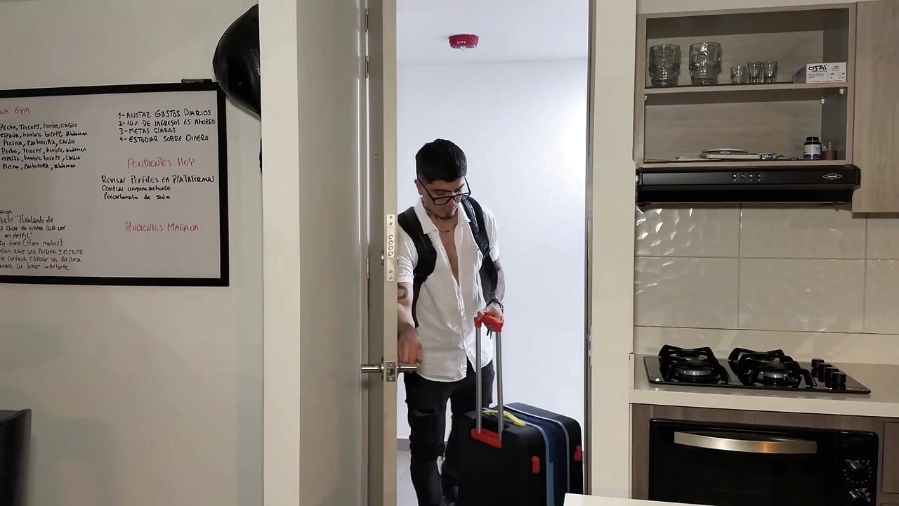 I fuck my stepmom in the ass before my dad gets home