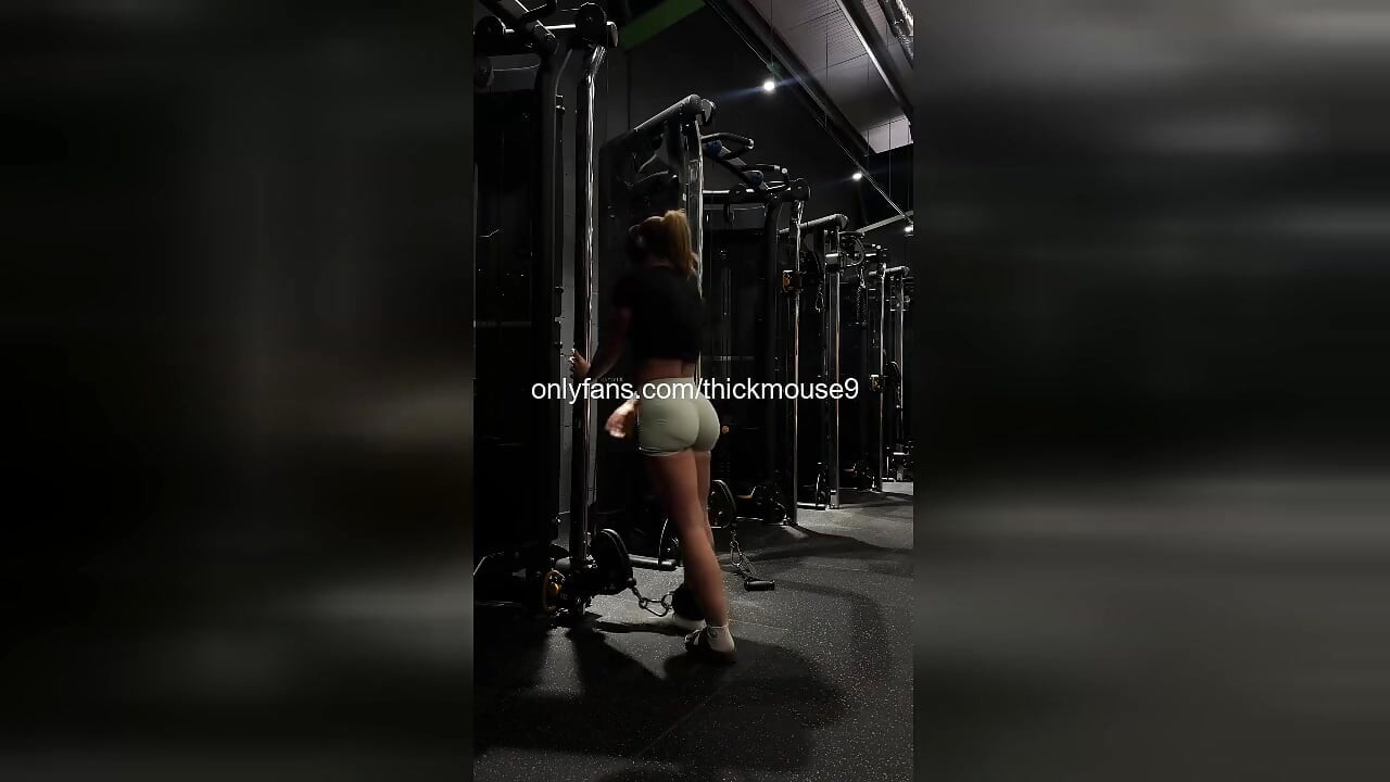 Winziges 18-jähriges jungfräuliches loch gefickt, roher deadlift-slip