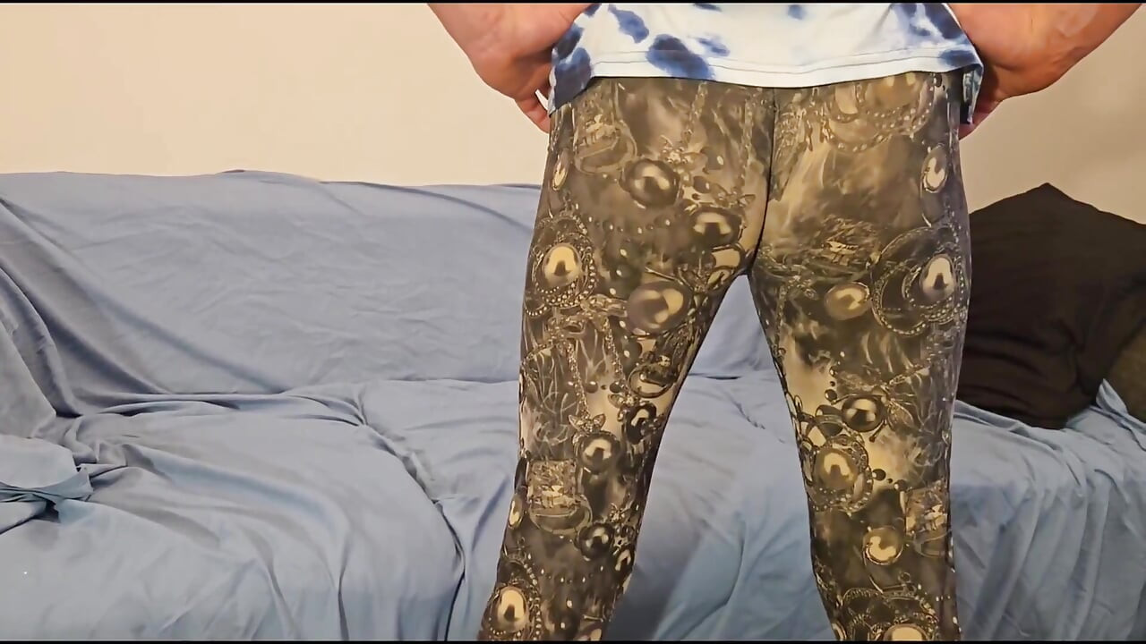 Mostrando el culo a lo grande.