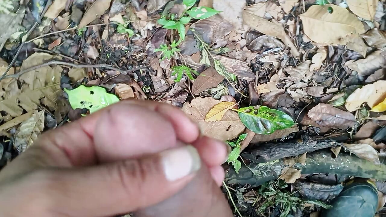 The guy didn't resist and also put his BBC ! !️ Wataa