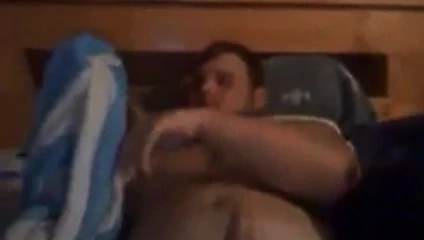 güzel buba çocuk okşayarak