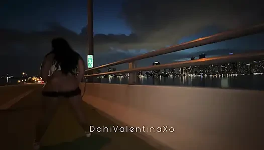 Jadynn Stone ile halka açık doğruluk mu cesaret mi