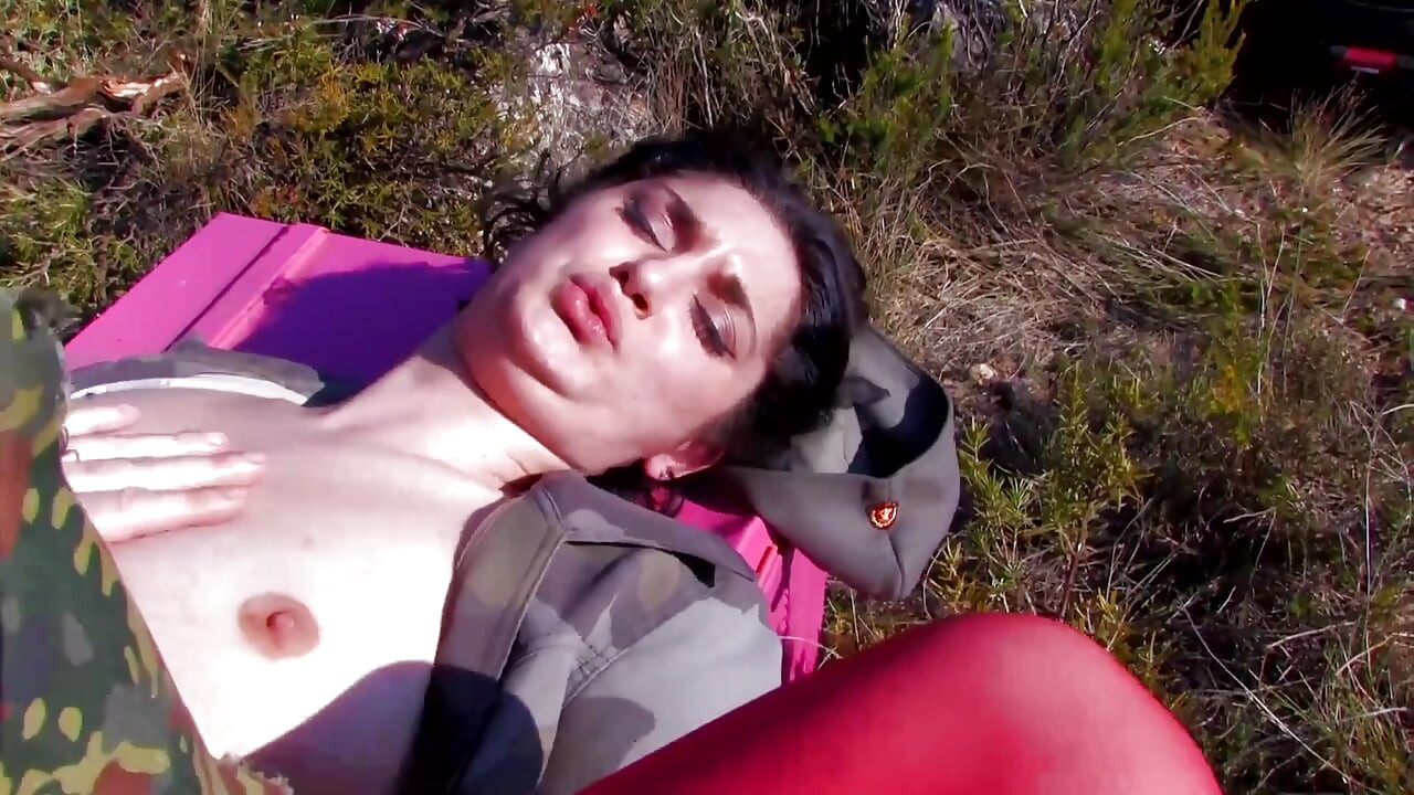 Militar kongkek pantat menjolok pantat