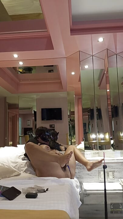 I masturbate during a hot video call with my stepson and insert a 22cm black dildo into my pussy.