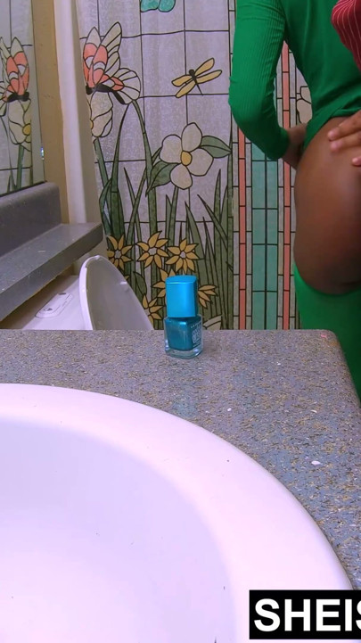 Getting Off The Toilet To Fuck Stepdad After Peeing! Cute Ebony Stepdaughter Sheisnovember Lifting Off Toilet To Fuck | Clip 1