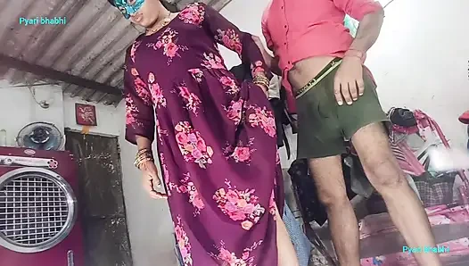 Seeing the neighbor alone, the neighbor went to the house at night and had a strong sex Hindi audio desi sexy video, xxx video