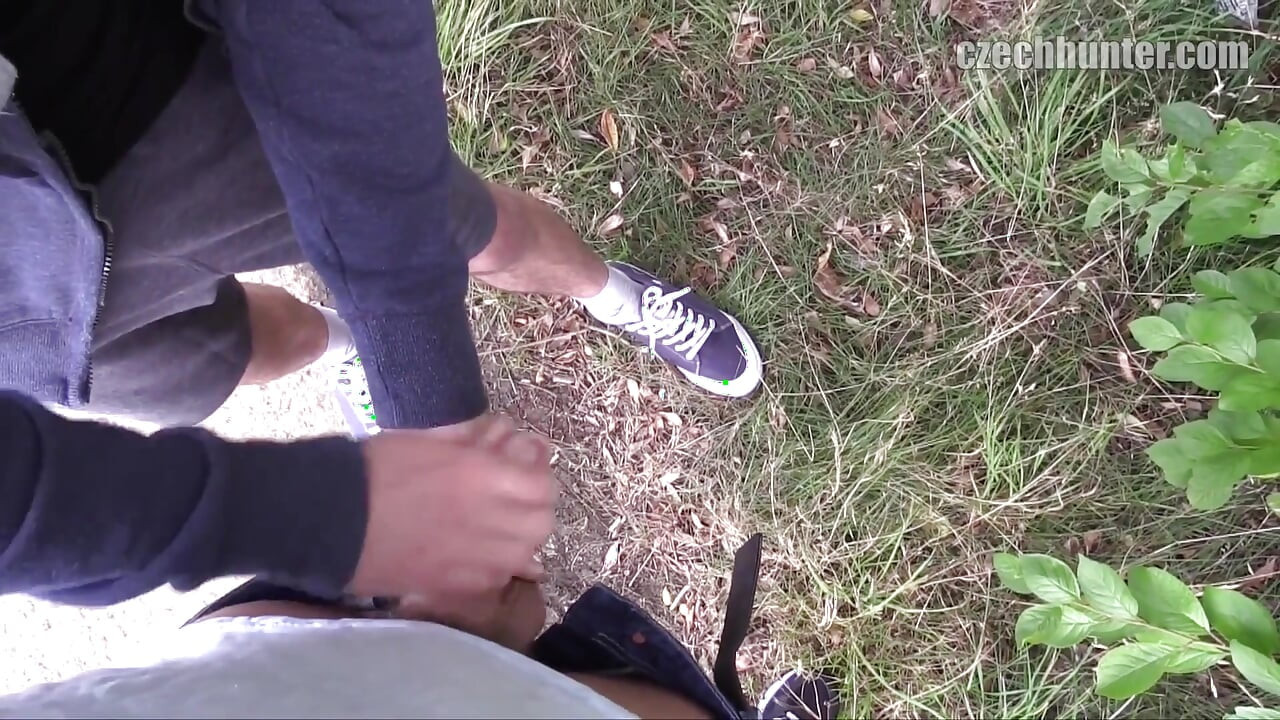 Amateur Student Deepthroats Cock