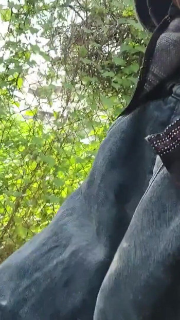 Trenutak koji morate vidjeti iz "Indian Desi Boy outdoor CumShort Masterbation"